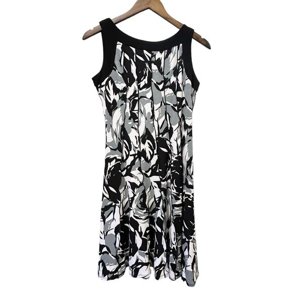 Perceptions Dresses & Skirts - Perceptions Black White Grey Floral Sleeveless Boatneck Knee Length Dress Sz 6P